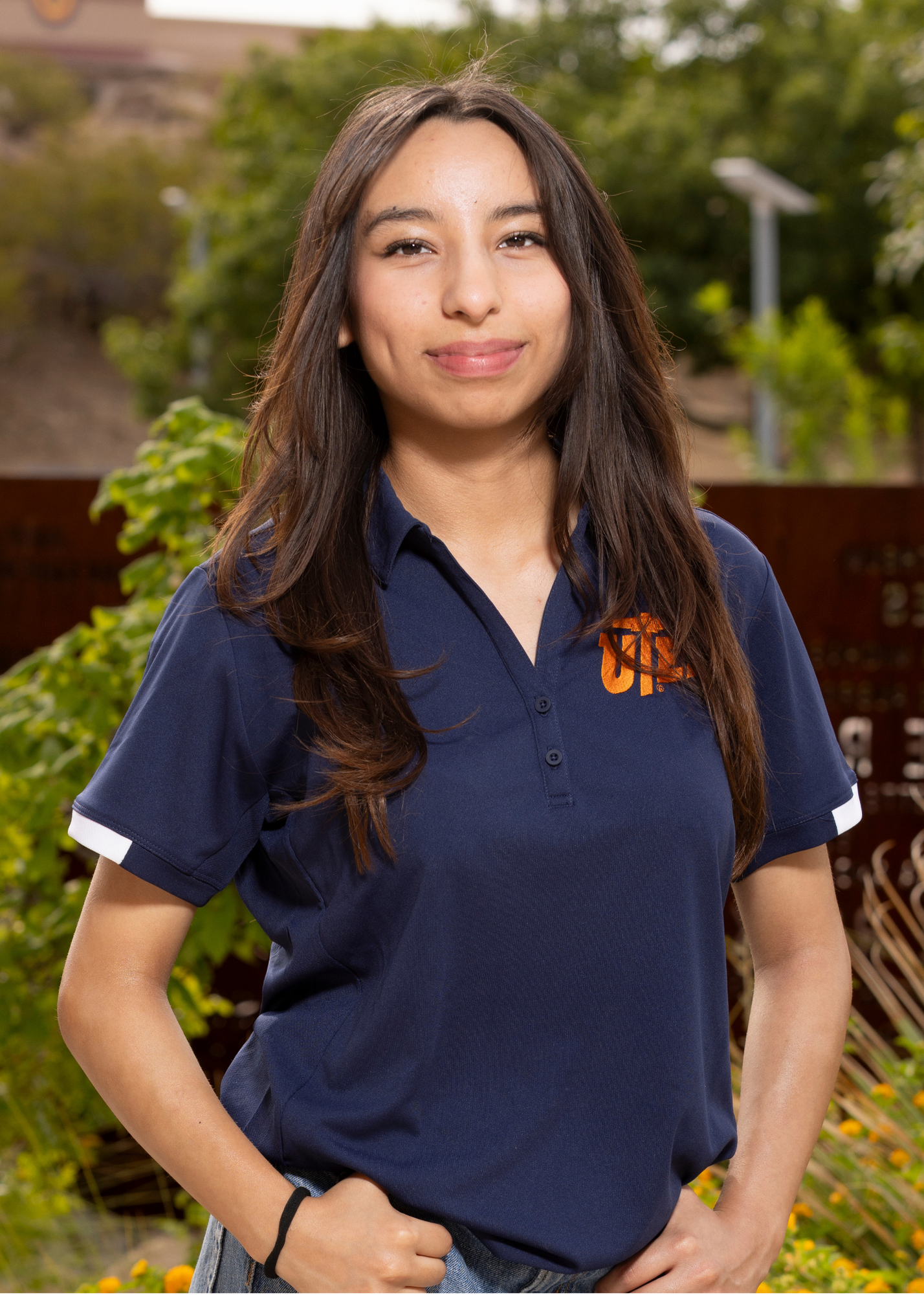 Portrait of Jasmin Dominguez